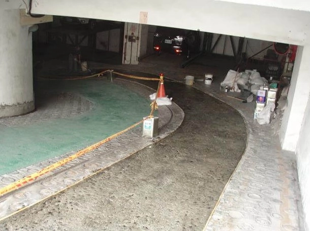 止滑車道施工打除中