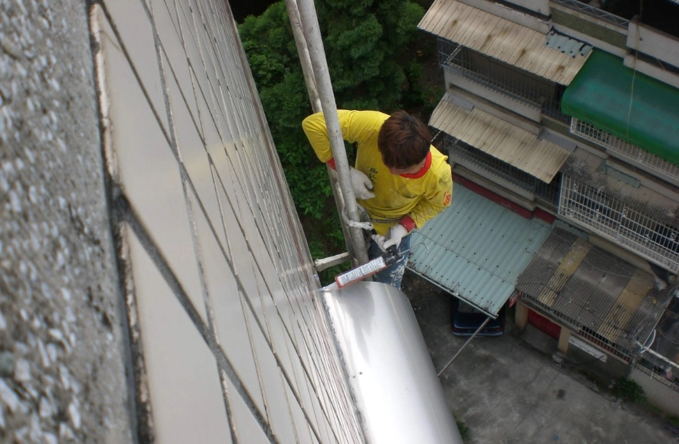 遮雨棚滲漏水吊梯矽利康防水抓漏工程